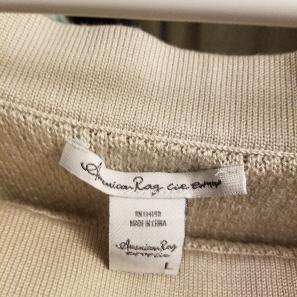American Rag sweater - Picture 2 of 2